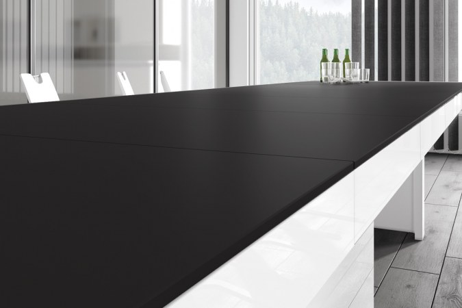KOLOS 160 table (high gloss / super matt)
